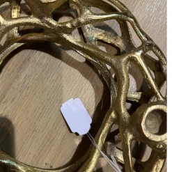 Adventskranz Ornamente gold, Weihnachtskranz aus Metall, geeignet für 4 Stabkerzen, Ø25cm