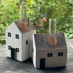 Deko Blumenvase Haus, kleines weißes Holzhaus mit Reagenzglas, 5x9cm