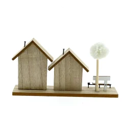 Deko Haus Häuserzeile, Holzhäuser mit Bank und Baum, rosa-weiß, Aufsteller