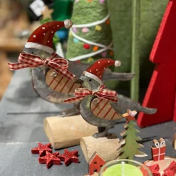 Deko Vogel mit Mütze und Schleife, Wintervogel aus Metall, 13cm