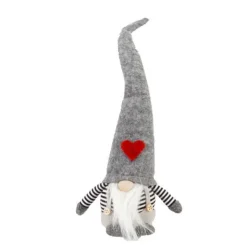 Deko Wichtel, Weihnachtszwerg Santa Brönie, hellgraue Filzmütze mit Herz, 40cm