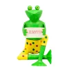 Deko Frosch Willkommen, Metallfrosch sitzend mit Blümchen-Badehose und Schild, 27cm