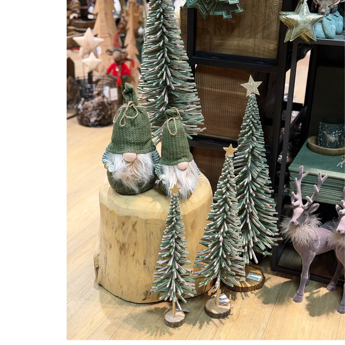 Deko Tannenbaum mit Goldstern, Filzbaum 2-farbig auf Holzfuß, 46cm