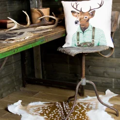 Gobelin Kissen Hirsch, Tiroler Hirsch mit grün kariertem Hemd, 45x45cm, Mars & More