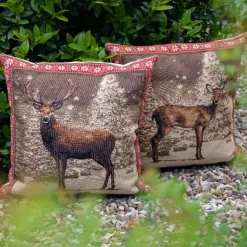 Gobelin Kissen Hirsch, Winterhirsch, roter Rand, 45x45cm, Mars & More