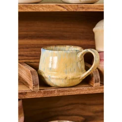 Tasse Kalmar mit Henkel mustard mit blauen Streifen, rustikale Steingut-Tasse, Ib Laursen