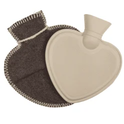 Wärmflasche in Herzform braun-grau, Filzüberzug mit Kordel